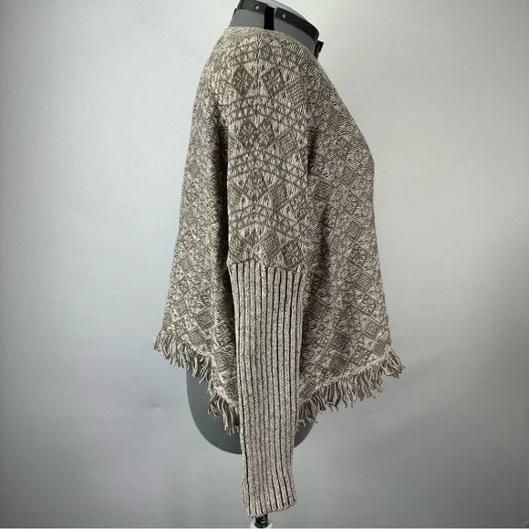 Minnie Rose Women’s Aztec Knit Fringe Cropped Sweater Size M/L - Picture 5 of 8
